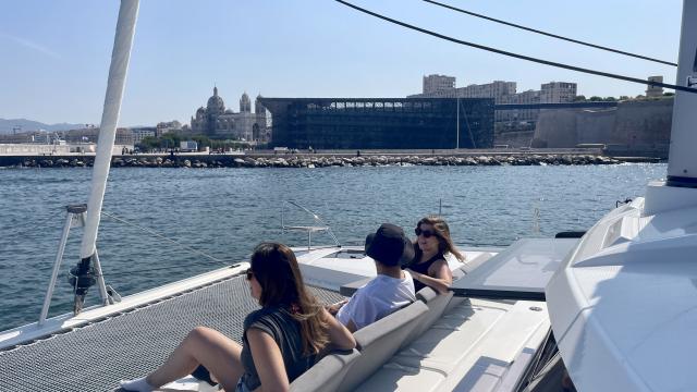 Catamaran devant le mucem