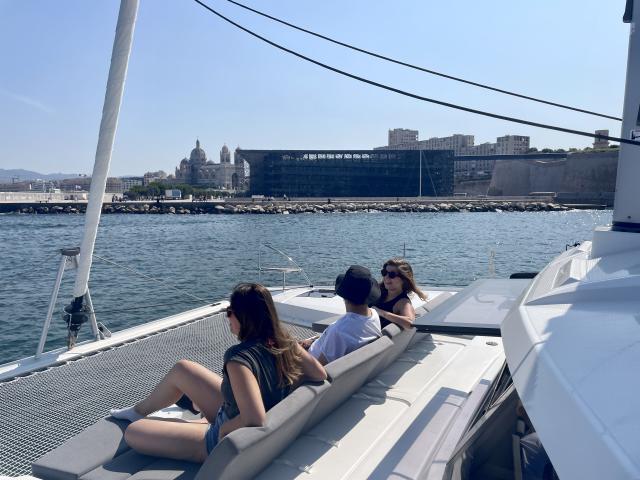 Catamaran devant le mucem