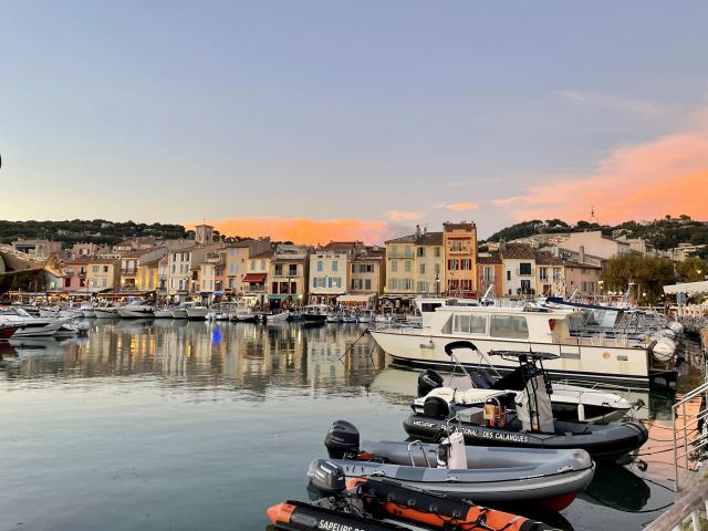 Port de Cassis en soirée