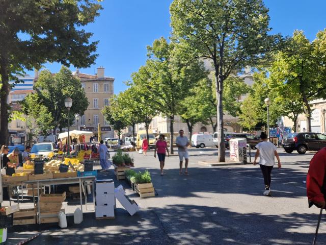 Cinq Avenues Marché Place Sebastopol
