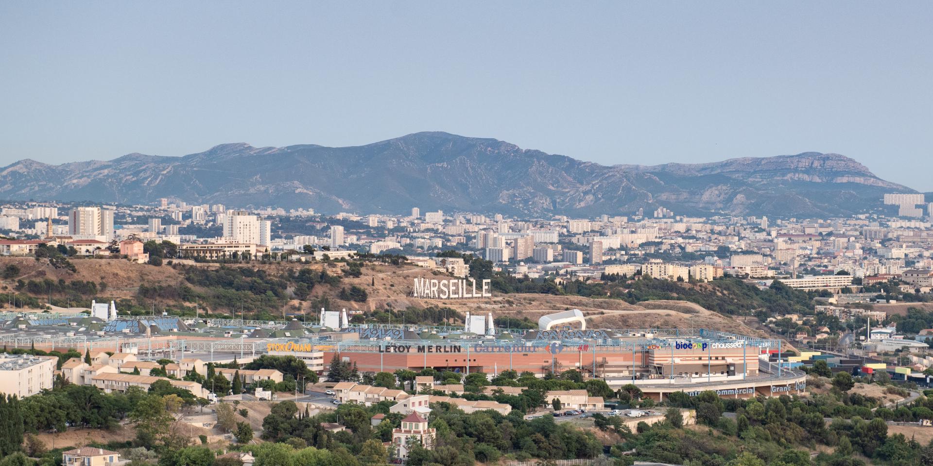 Vue sur la Castellane et grand littoral depuis l'Oppidum Du Verduron.