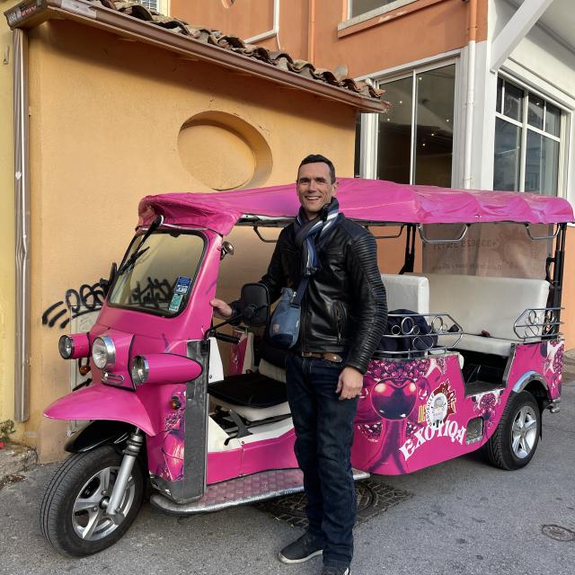 Tuktuk rose au vallon des auffes