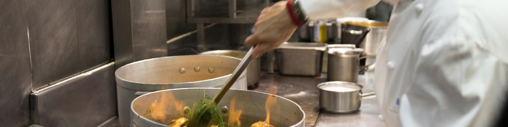 Cour de bouillabaisse au restaurant Le Miramar