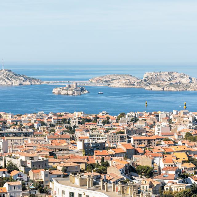 Vue sur les îles Marseillaises depuis Notre-Dame de la Garde