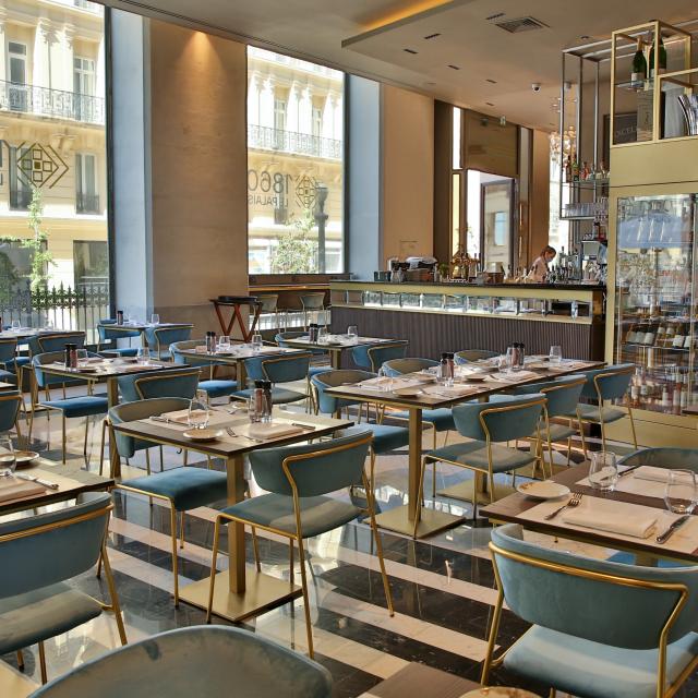 Restaurant le 1860 Le Palais à l'intérieur de la Chambre de Commerce de Marseille