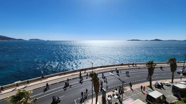 Corniche Kennedy - La voie est libre