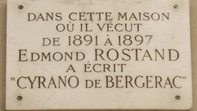 Plaque Edmond Rostand 2 Rue Fortuny à paris dans le 17eme arrondissement