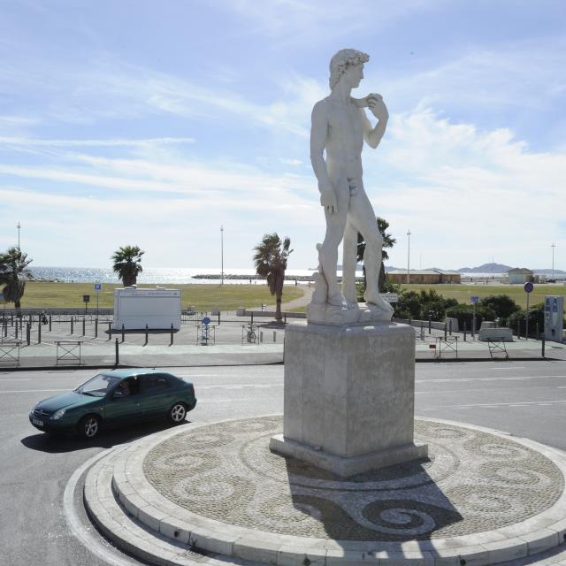 Statue de David, avenue du Prado à Marseille