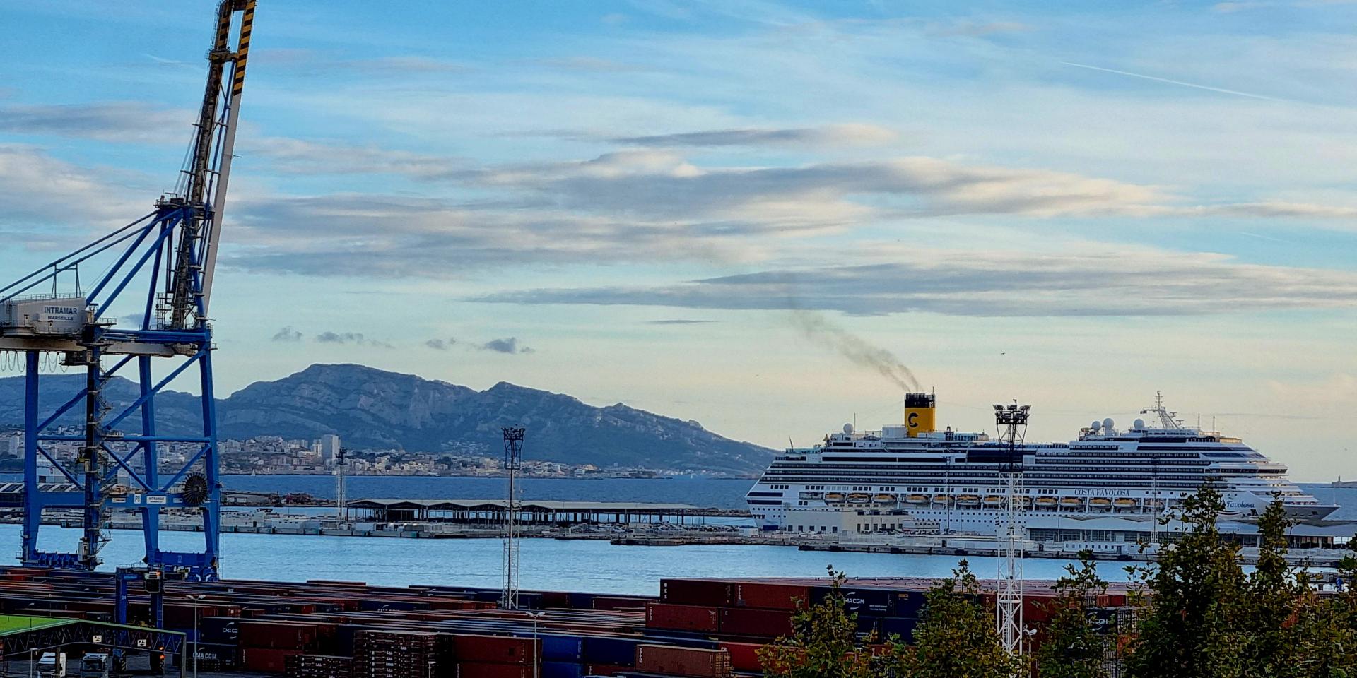 Quartier Mourepiane vue sur le port