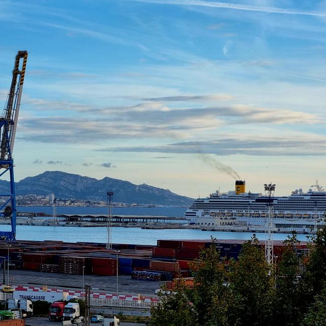 Quartier Mourepiane vue sur le port