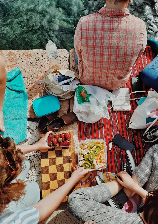 Picnic en la playa y el dique@pexels Marina